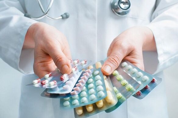 el médico elige antibióticos para la prostatitis